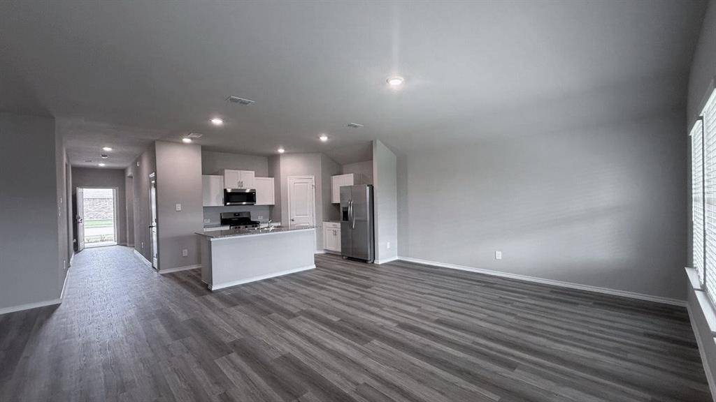 8512 DUNNSTOWN Drive, Fort Worth, TX 76131