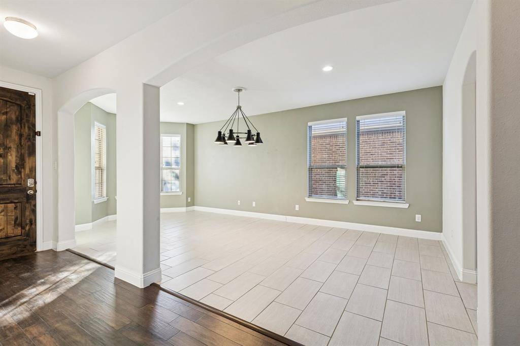 5448 Tuxbury Pond Drive, Fort Worth, TX 76179