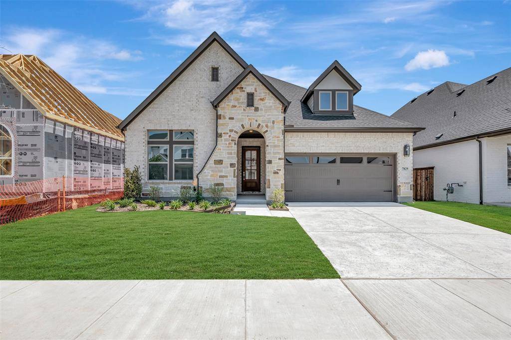 7829 Pondview Lane, Fort Worth, TX 76123