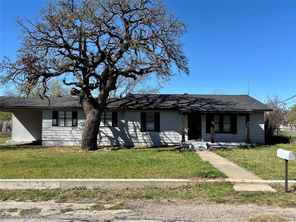 607 Baylor Street, Nocona, TX 76255