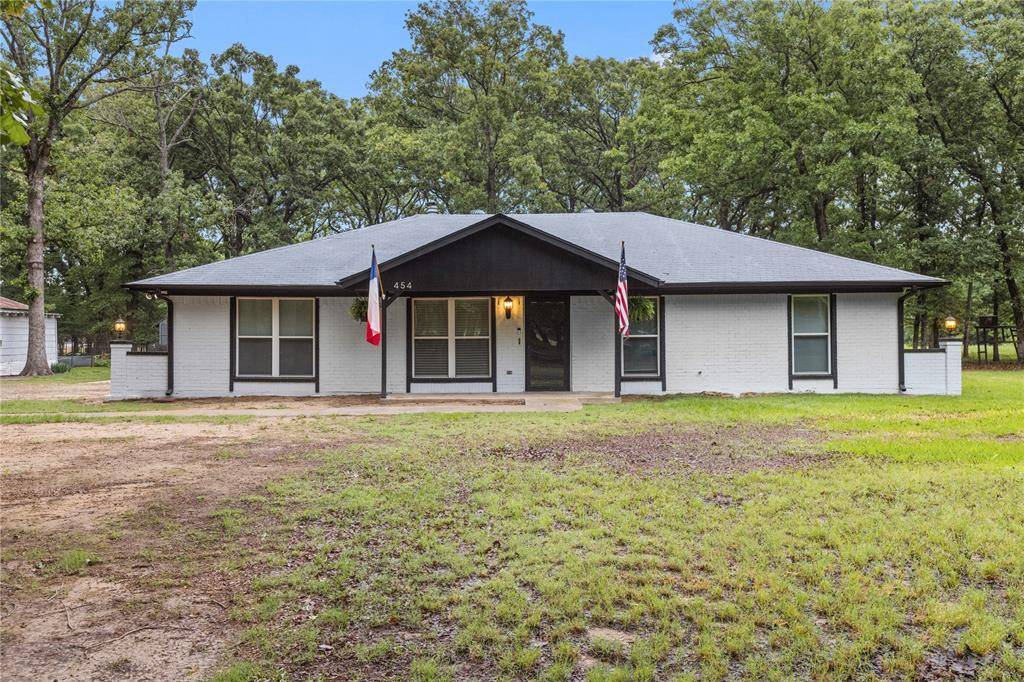 454 County Road 1485, Bogata, TX 75417