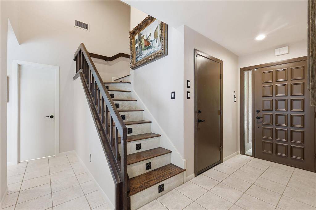 16702 Village Lane, Dallas, TX 75248