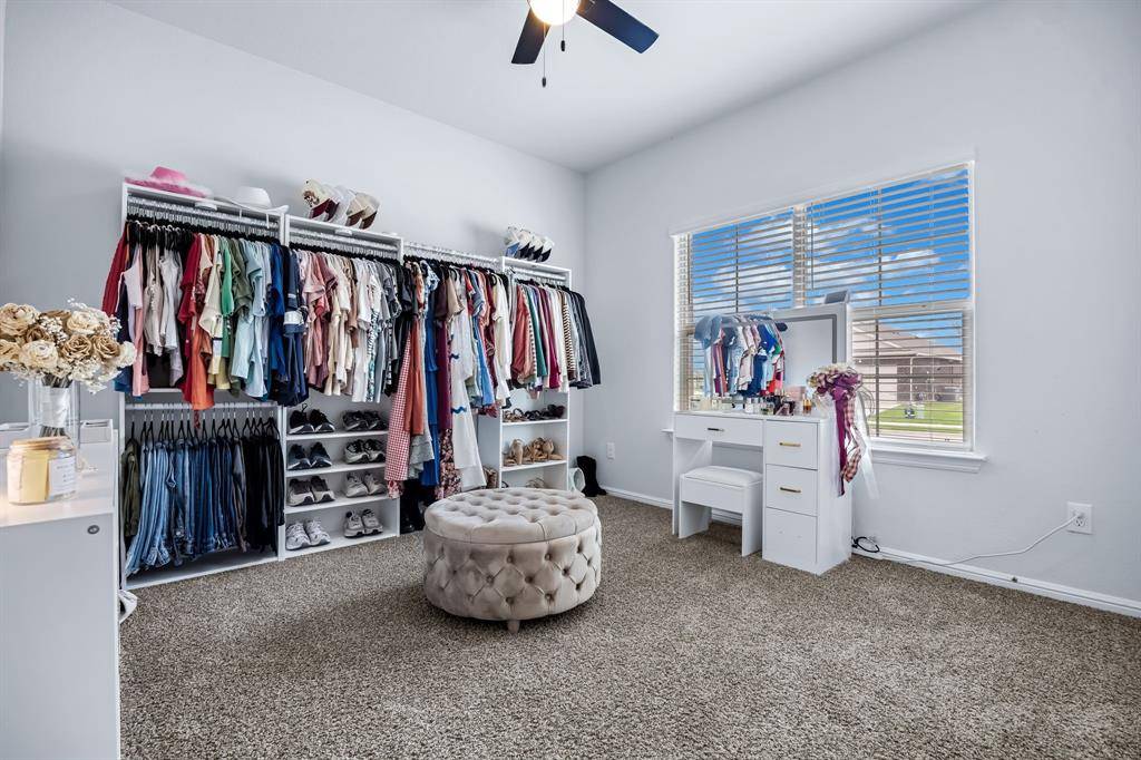 5208 Petal Meadows Drive, Fort Worth, TX 76179