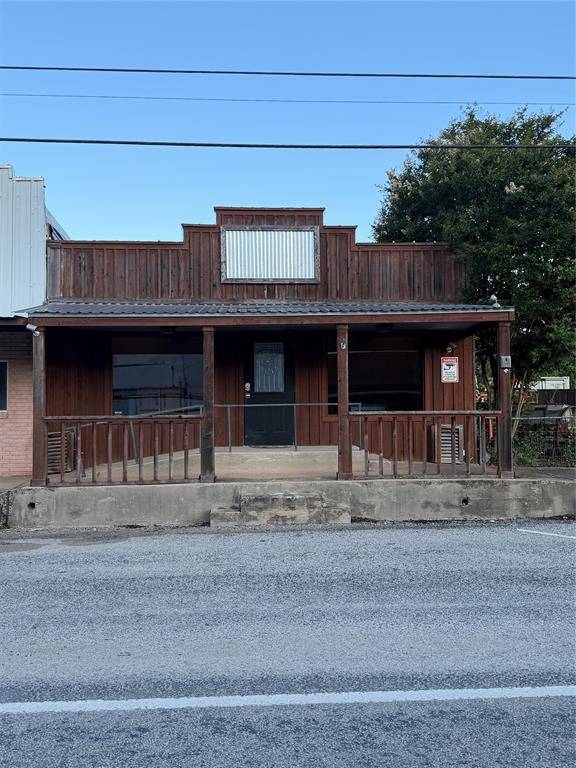 708 Main St, Blanket, TX 76432