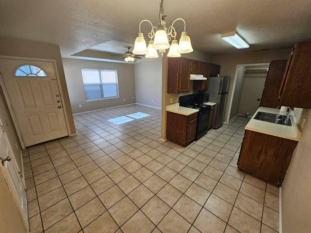 8144 Marydean Avenue, Fort Worth, TX 76116