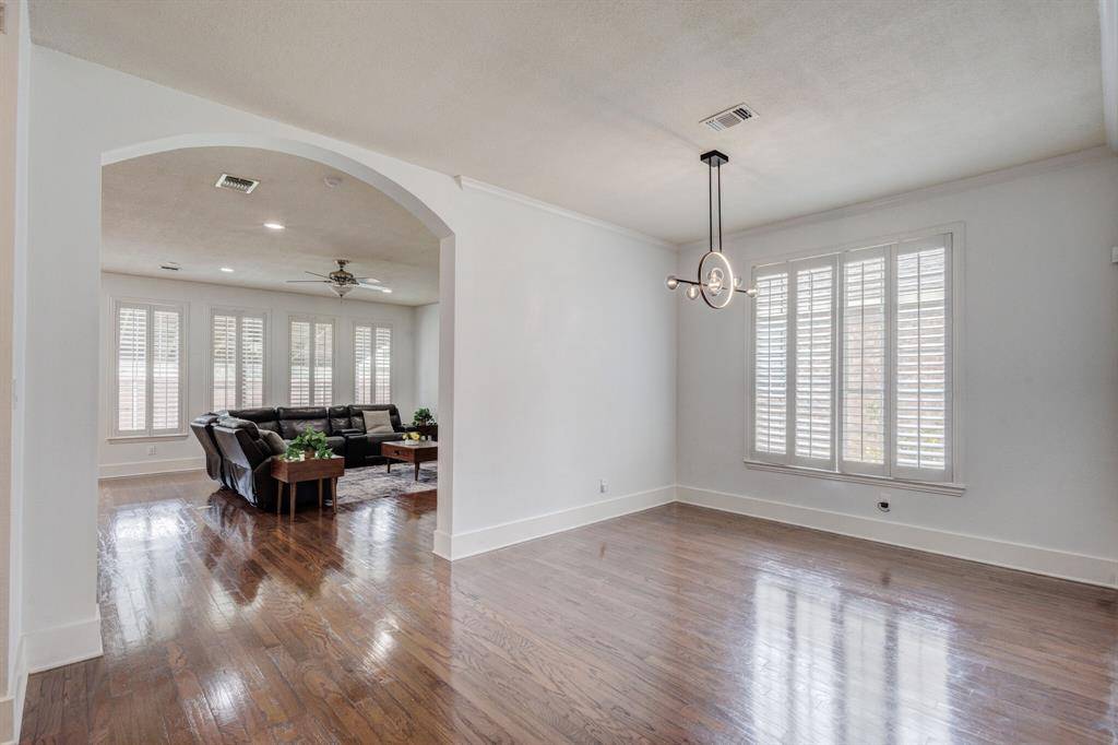 9718 Wolf Creek Drive, Irving, TX 75063