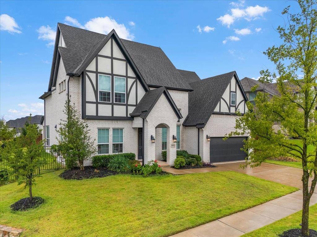 1725 Crested Ridge Road, Fort Worth, TX 76008