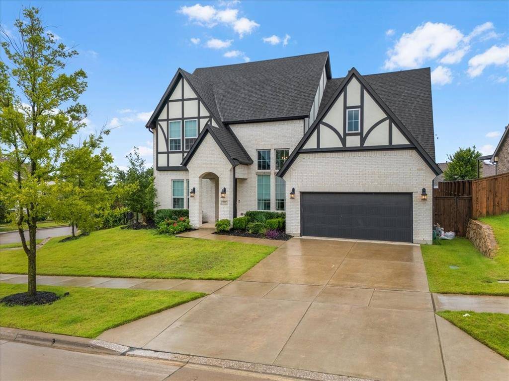1725 Crested Ridge Road, Fort Worth, TX 76008