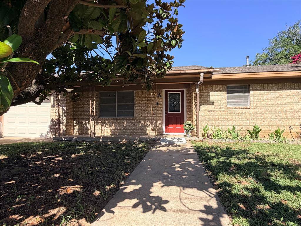 307 N Victor Street, Comanche, TX 76442