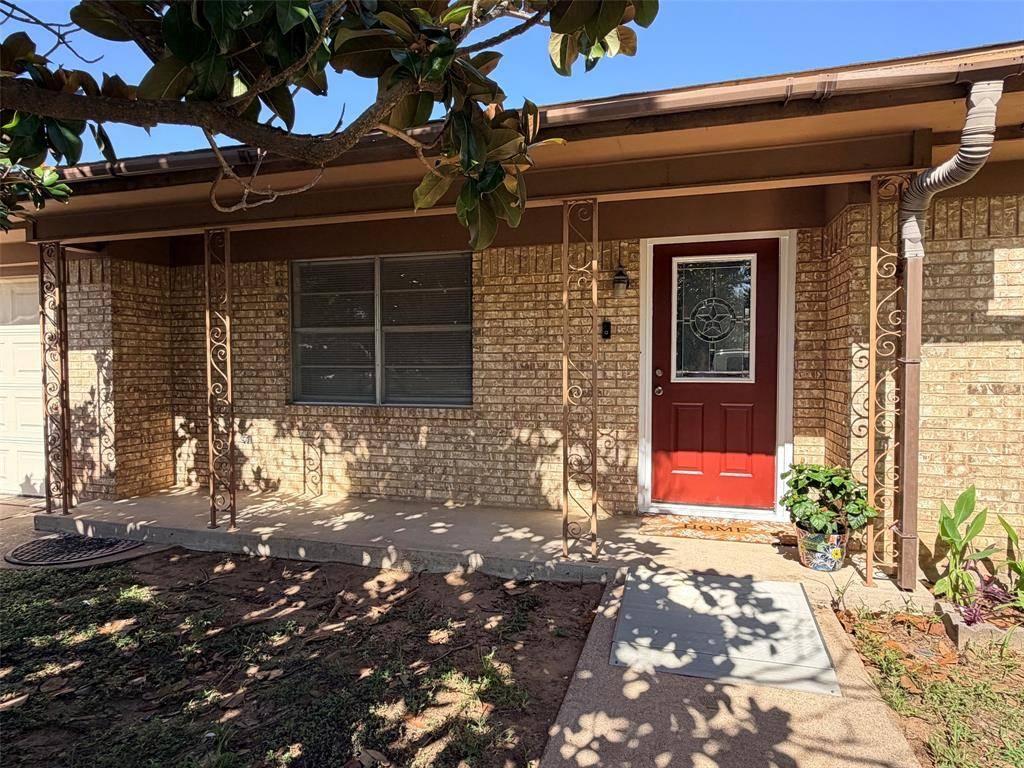 307 N Victor Street, Comanche, TX 76442