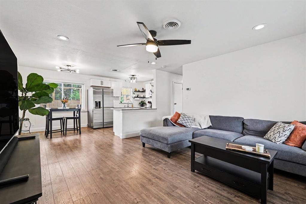 411 E Tucker Boulevard, Arlington, TX 76010