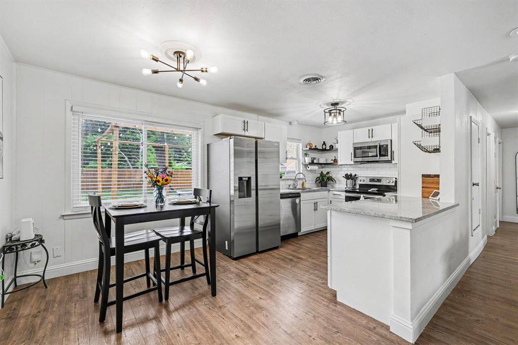 411 E Tucker Boulevard, Arlington, TX 76010