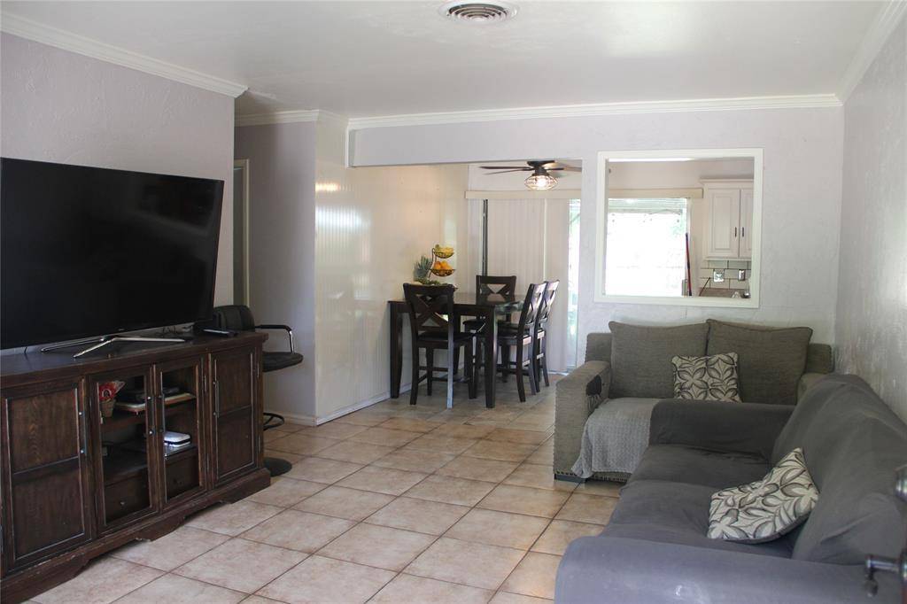 1708 Westcrest Drive, Arlington, TX 76013