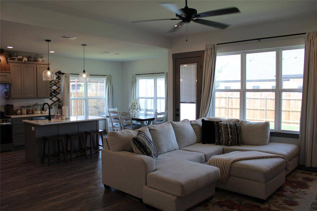 9221 Parkview, Tolar, TX 76476