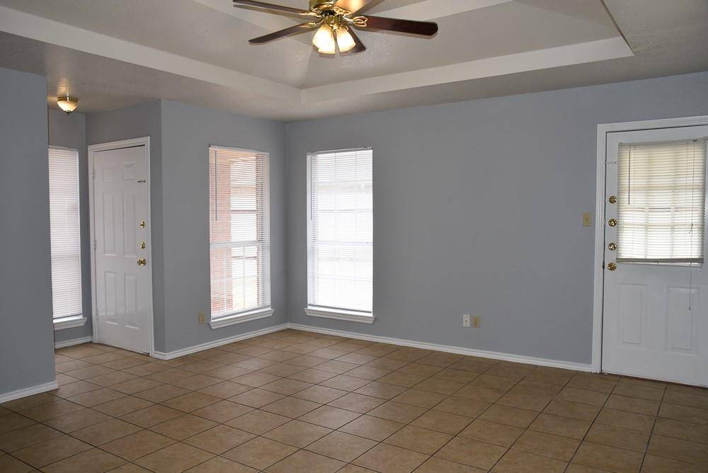 602 Crestridge Court #B, Decatur, TX 76234