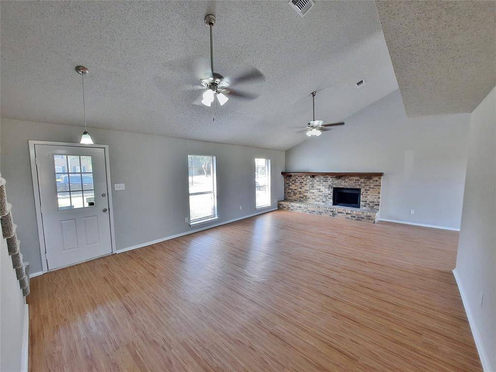 2646 Winslow Drive, Grand Prairie, TX 75052