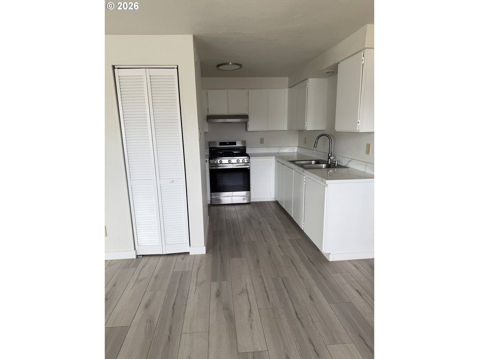 574 E REEDER DR, Hermiston, OR 97838