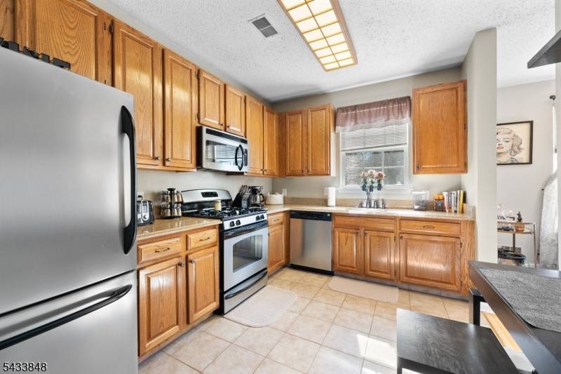 65 Hancock Dr, Morris Twp., NJ 07960