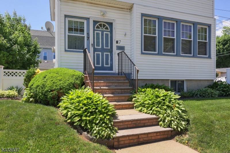 17 Wellesley St, Maplewood Twp., NJ 07040