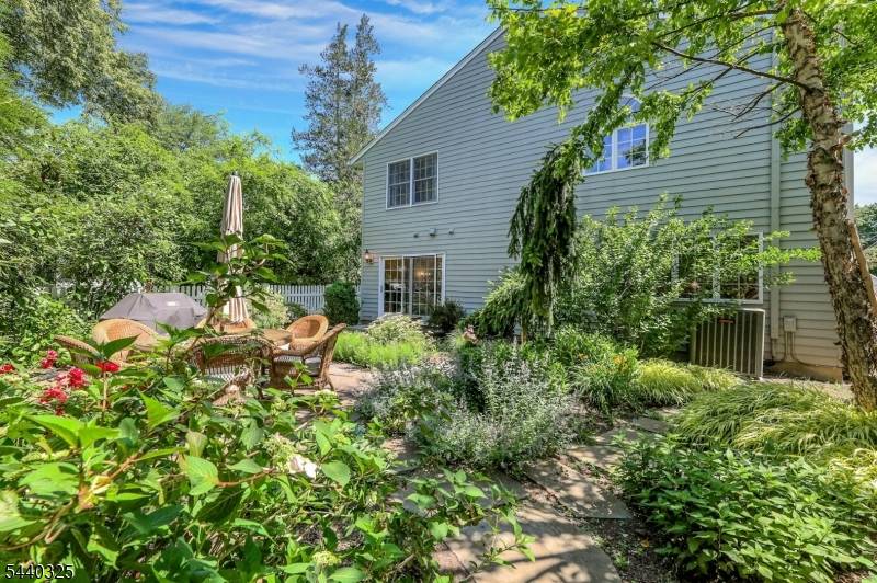 348 Highwood Ave, Glen Rock Boro, NJ 07452