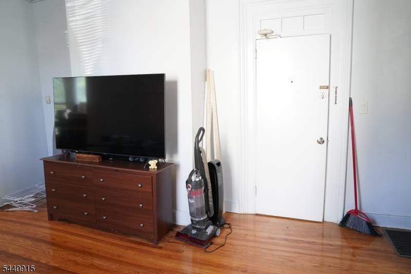 73 Hadley Ave, Clifton City, NJ 07011