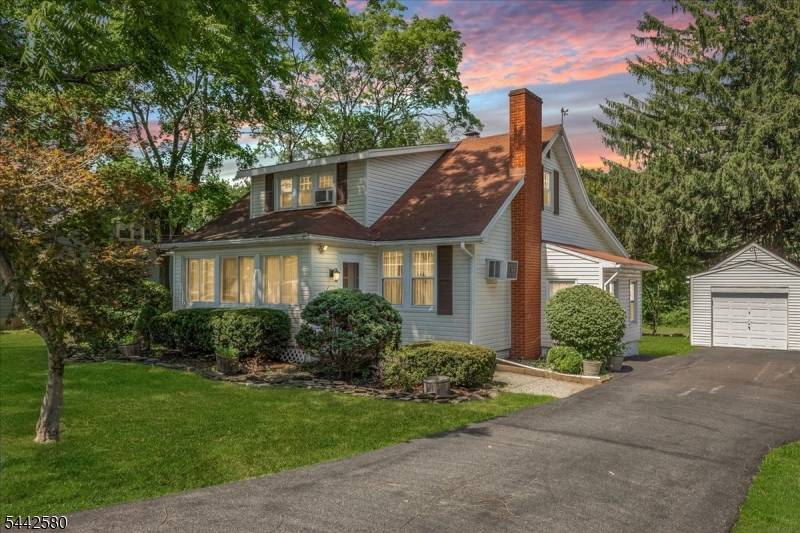 39 Norwood Dr, Long Hill Twp., NJ 07933