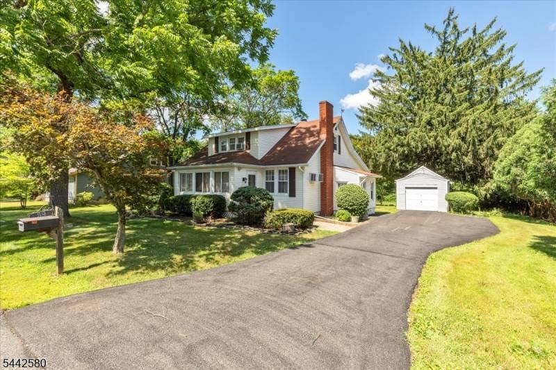 39 Norwood Dr, Long Hill Twp., NJ 07933