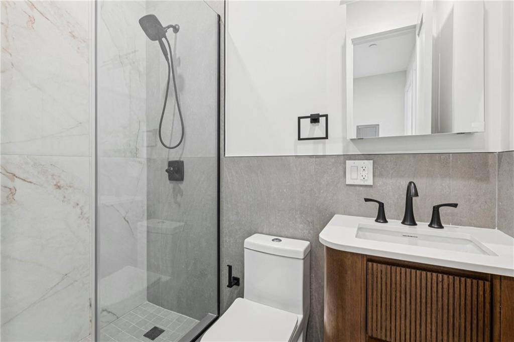 220 Schaefer ST #4, Brooklyn, NY 11207