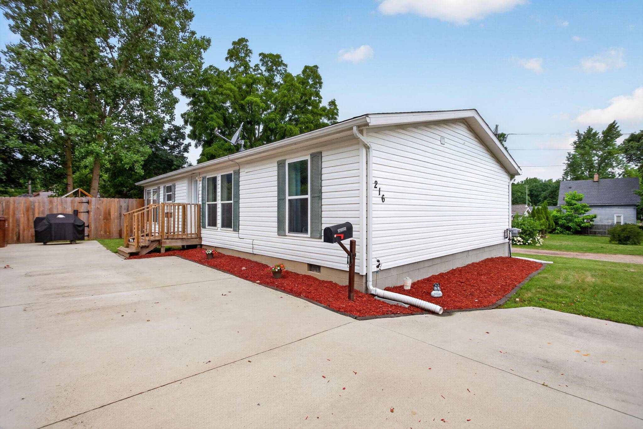 216 N Grinnell ST, Jackson City, MI 49202