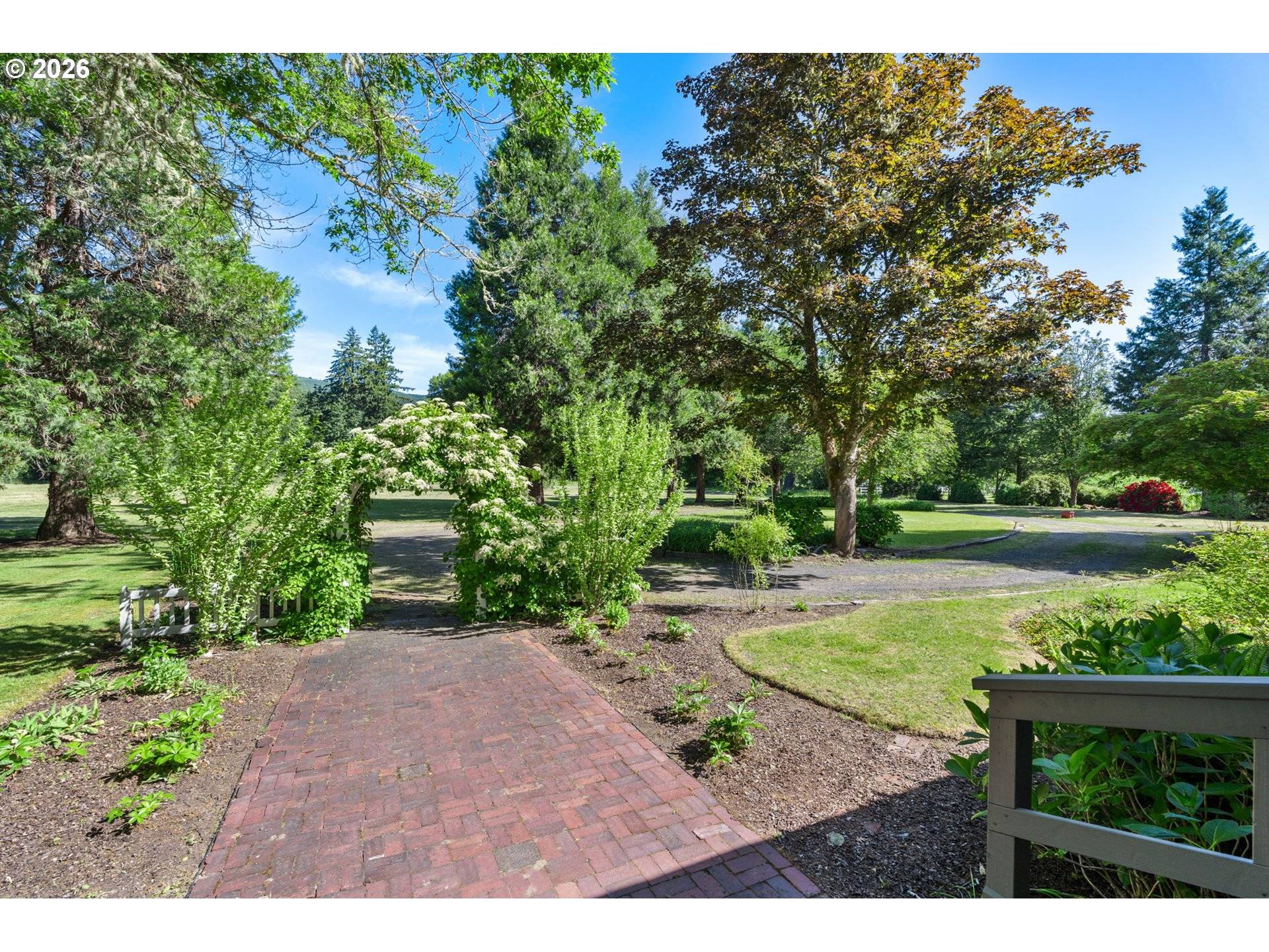 42086 HOLDEN CREEK LN, Springfield, OR 97478