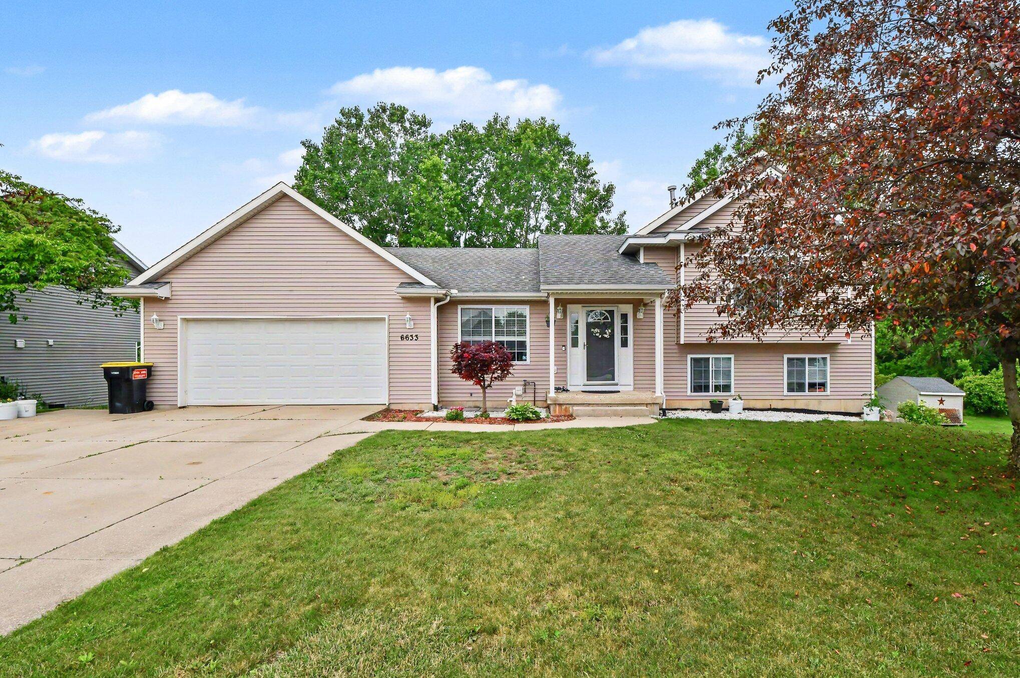 6633 Rye Grass CT SE, Gaines Twp, MI 49508