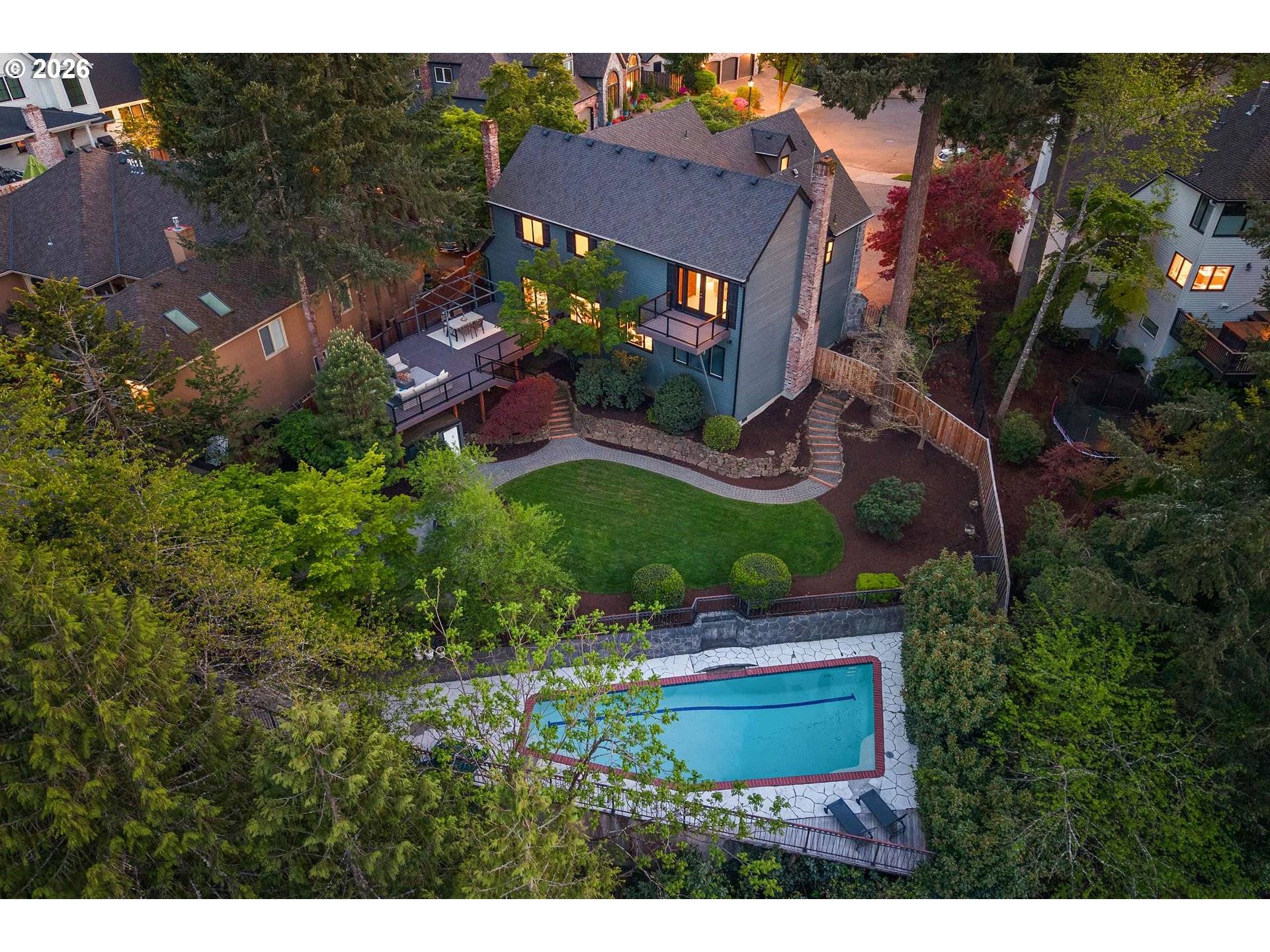 18370 RIVER EDGE LN, Lake Oswego, OR 97034