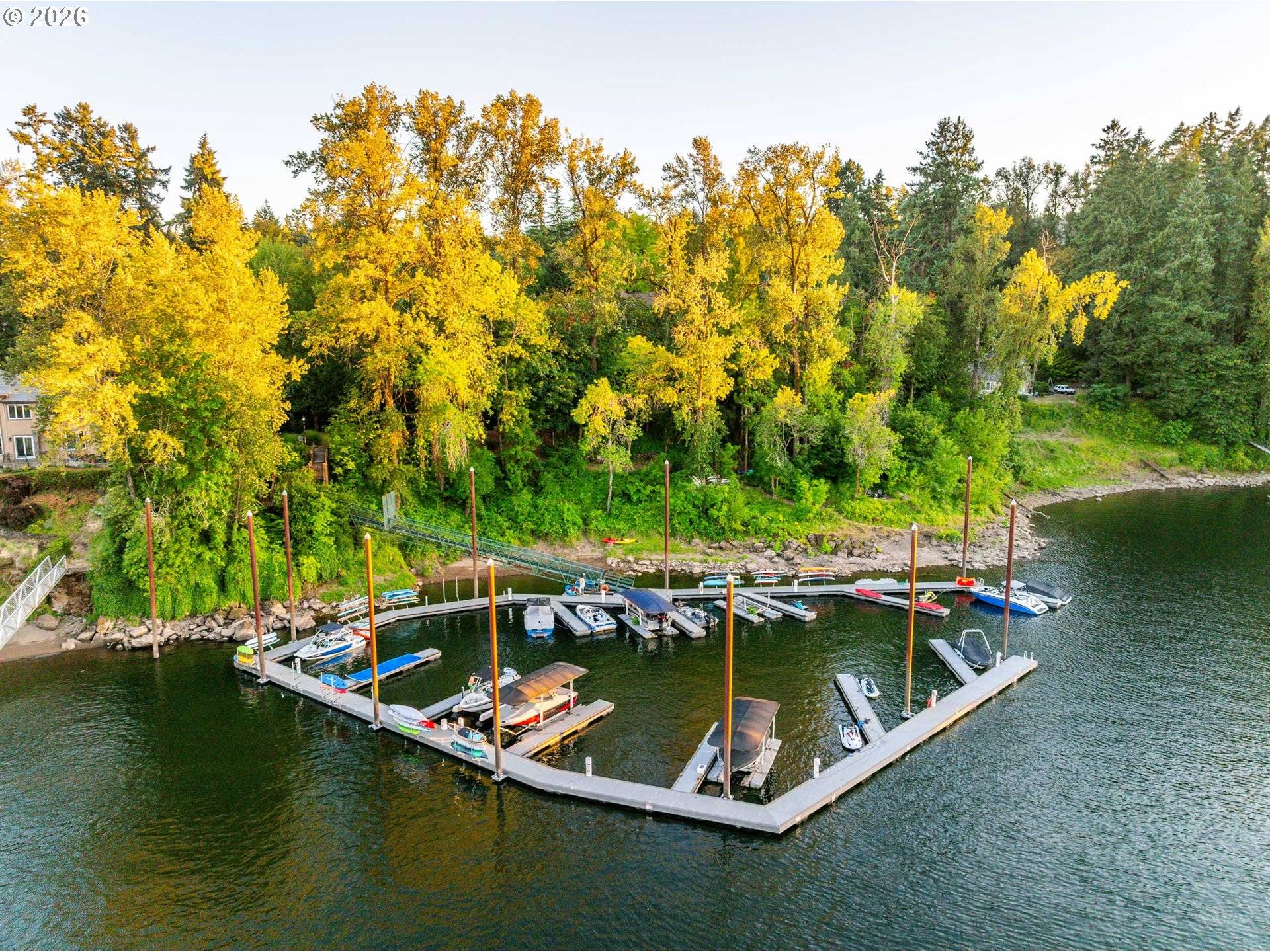18370 RIVER EDGE LN, Lake Oswego, OR 97034