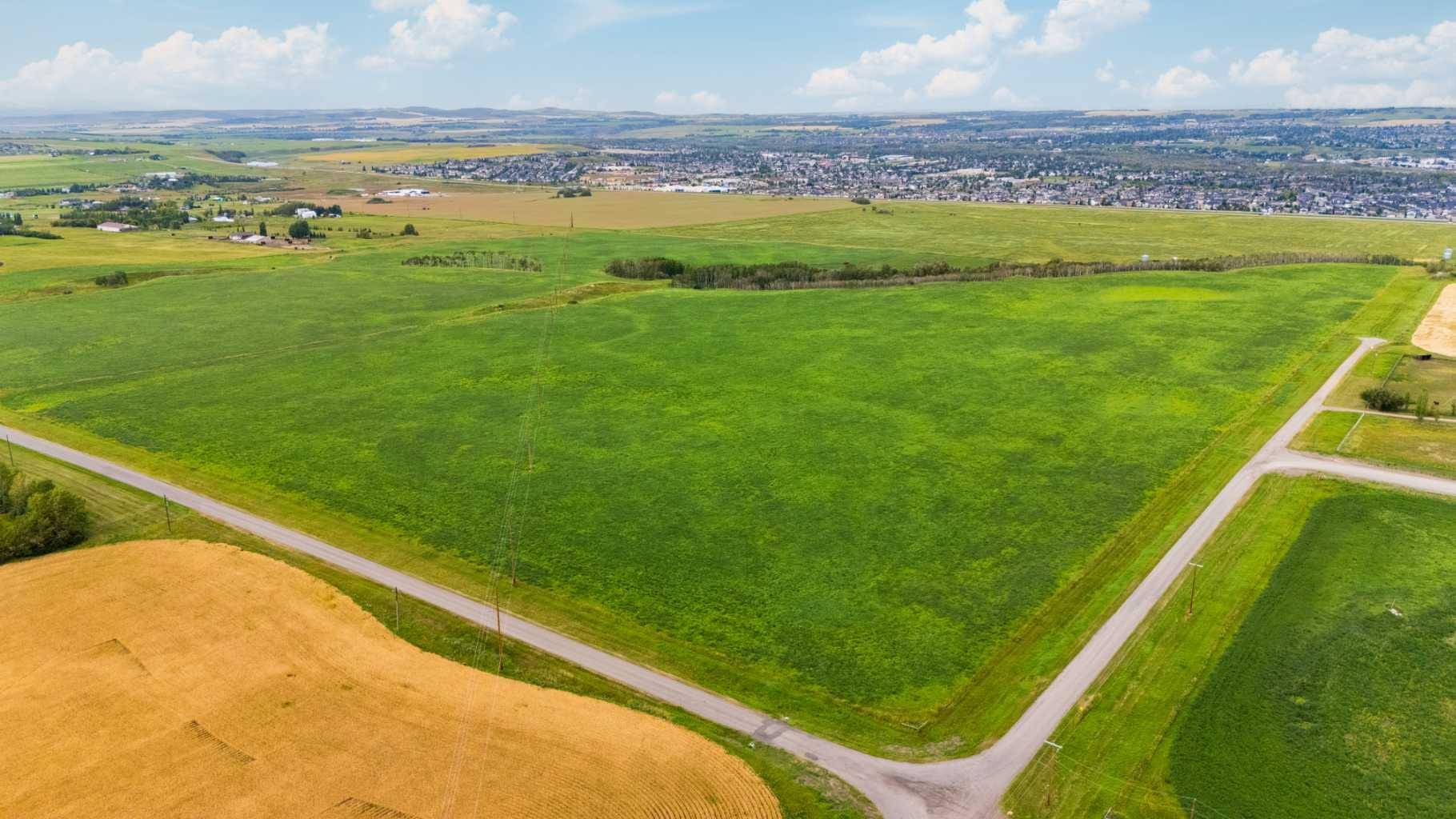 402 AVE, Rural Foothills County, AB T1V 2E0