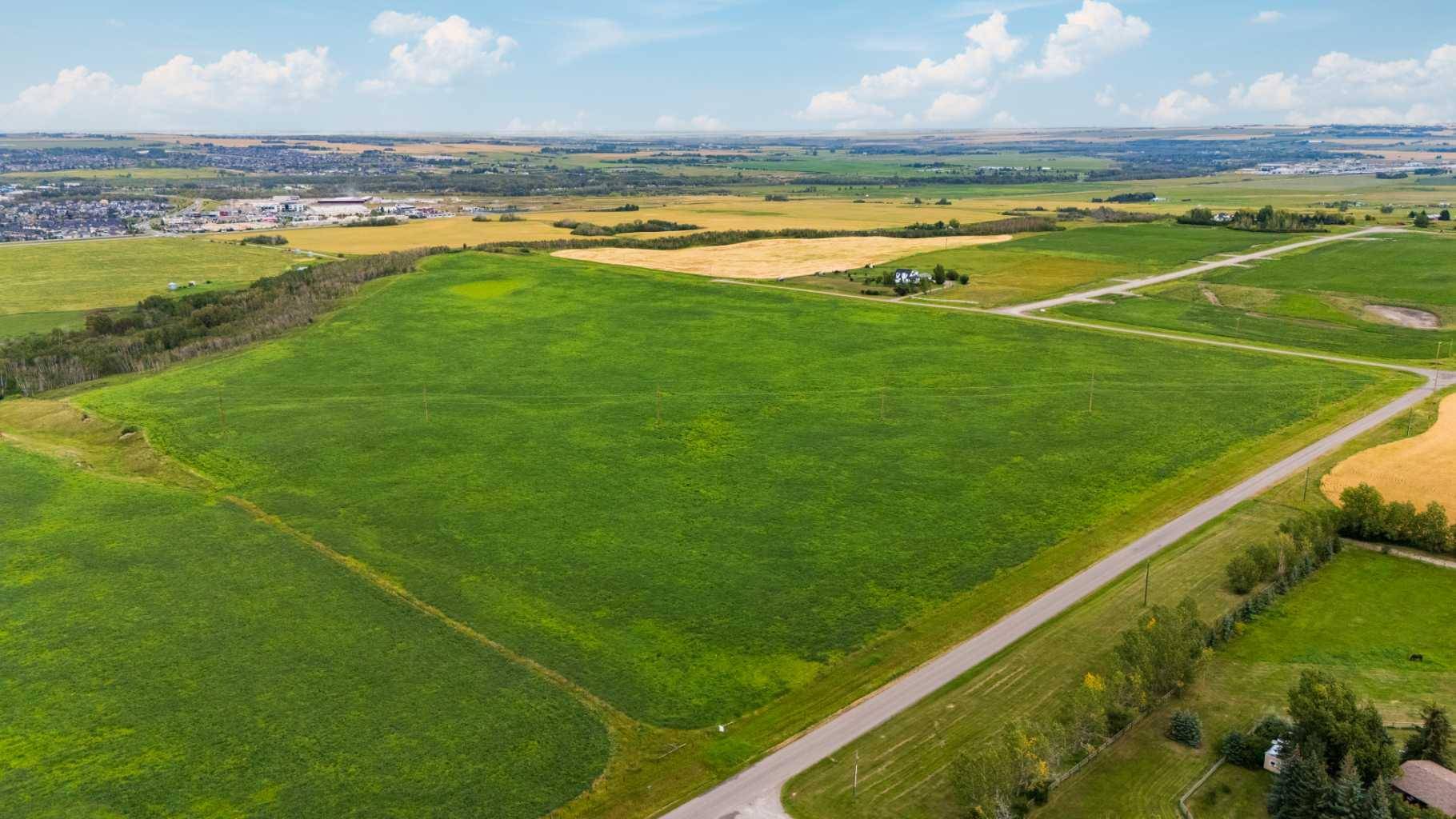 402 AVE, Rural Foothills County, AB T1V 2E0