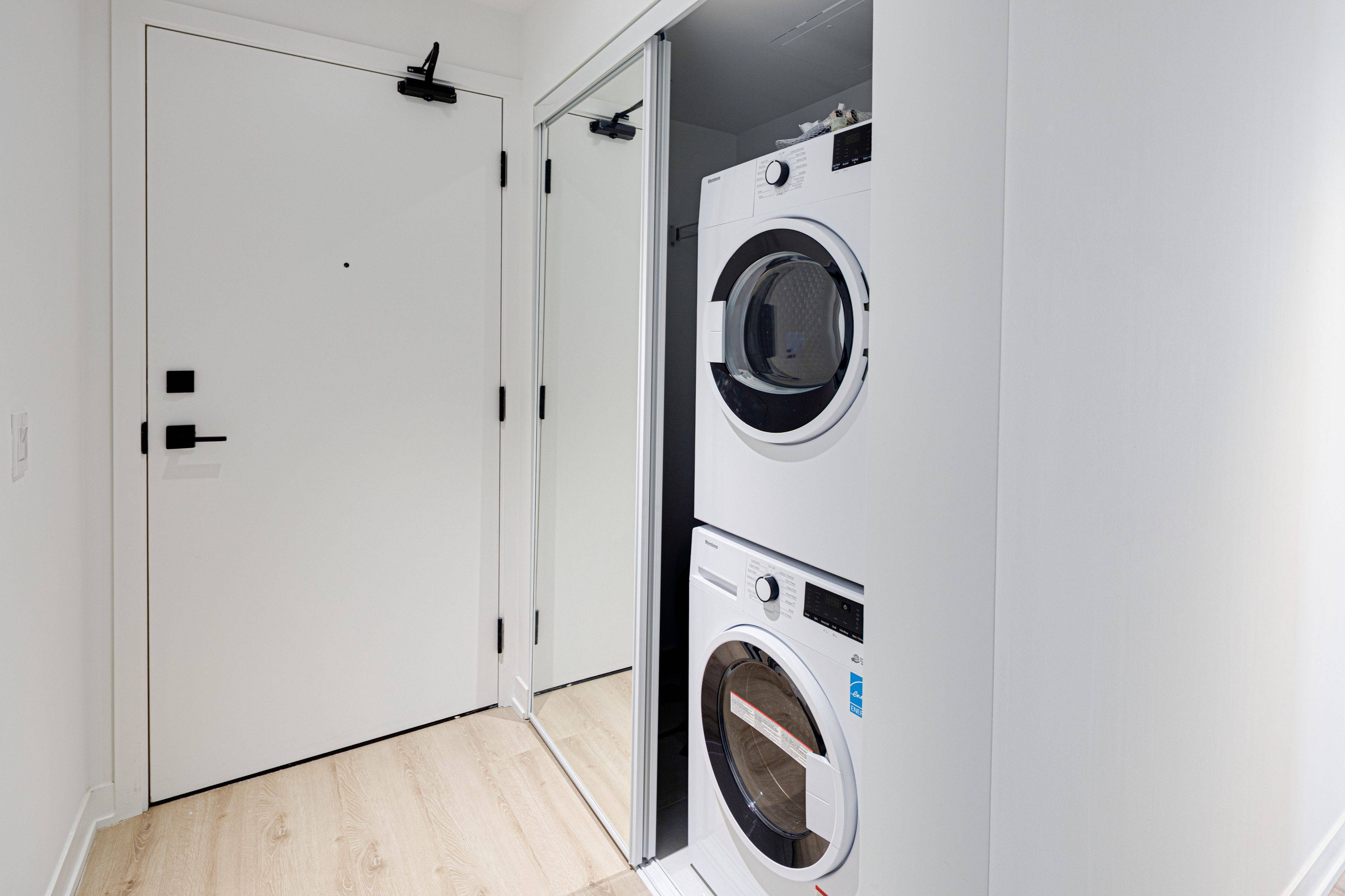 319 Jarvis ST #2515, Toronto C08, ON M5B 0C8