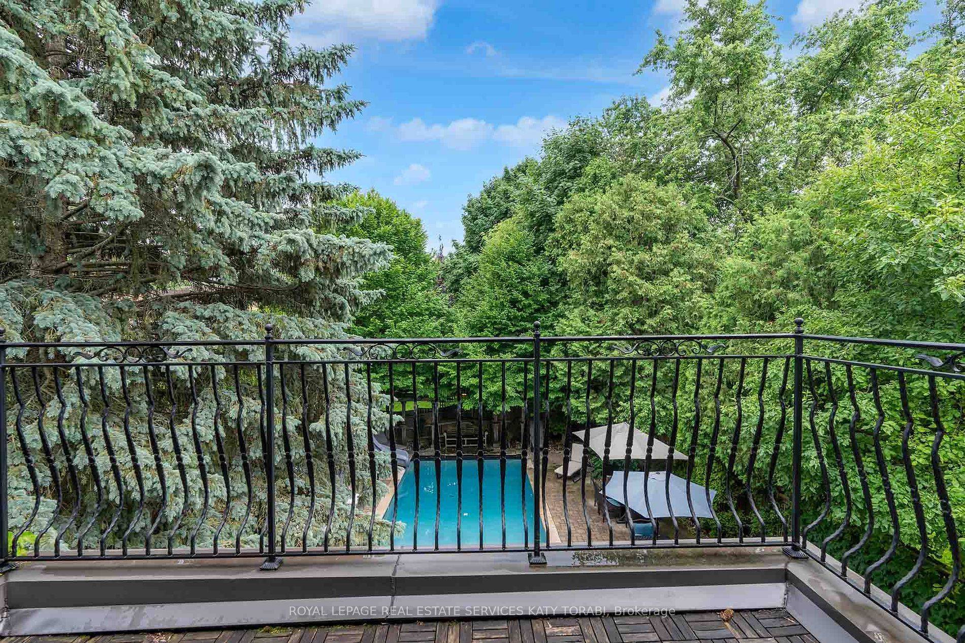 135 Buckingham AVE, Toronto C12, ON M4N 1R5
