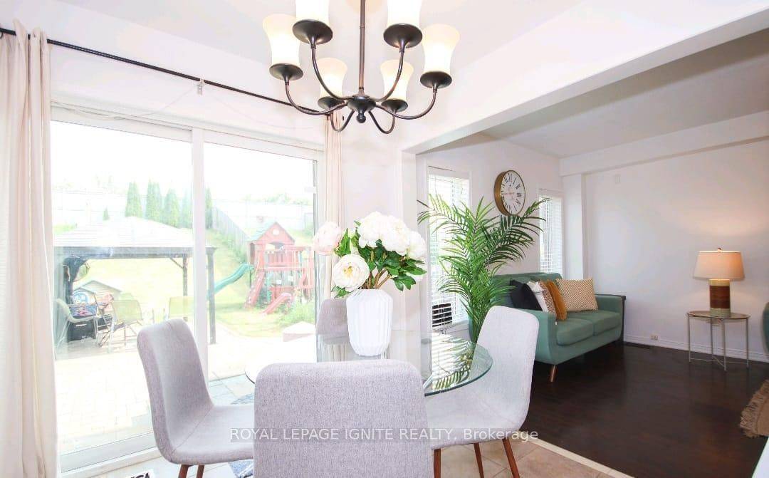 66 Westray CRES, Ajax, ON L1Z 0B3