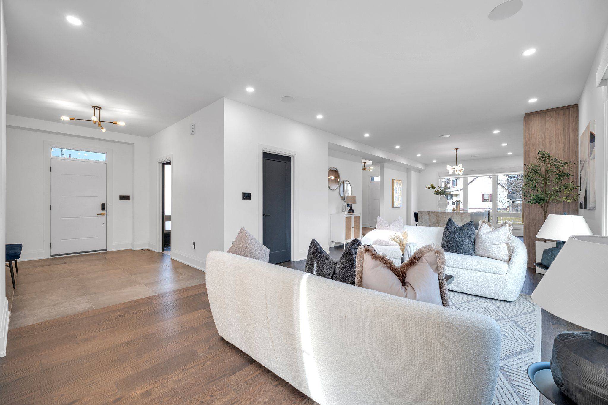 19 Burcher RD, Ajax, ON L1S 2P8