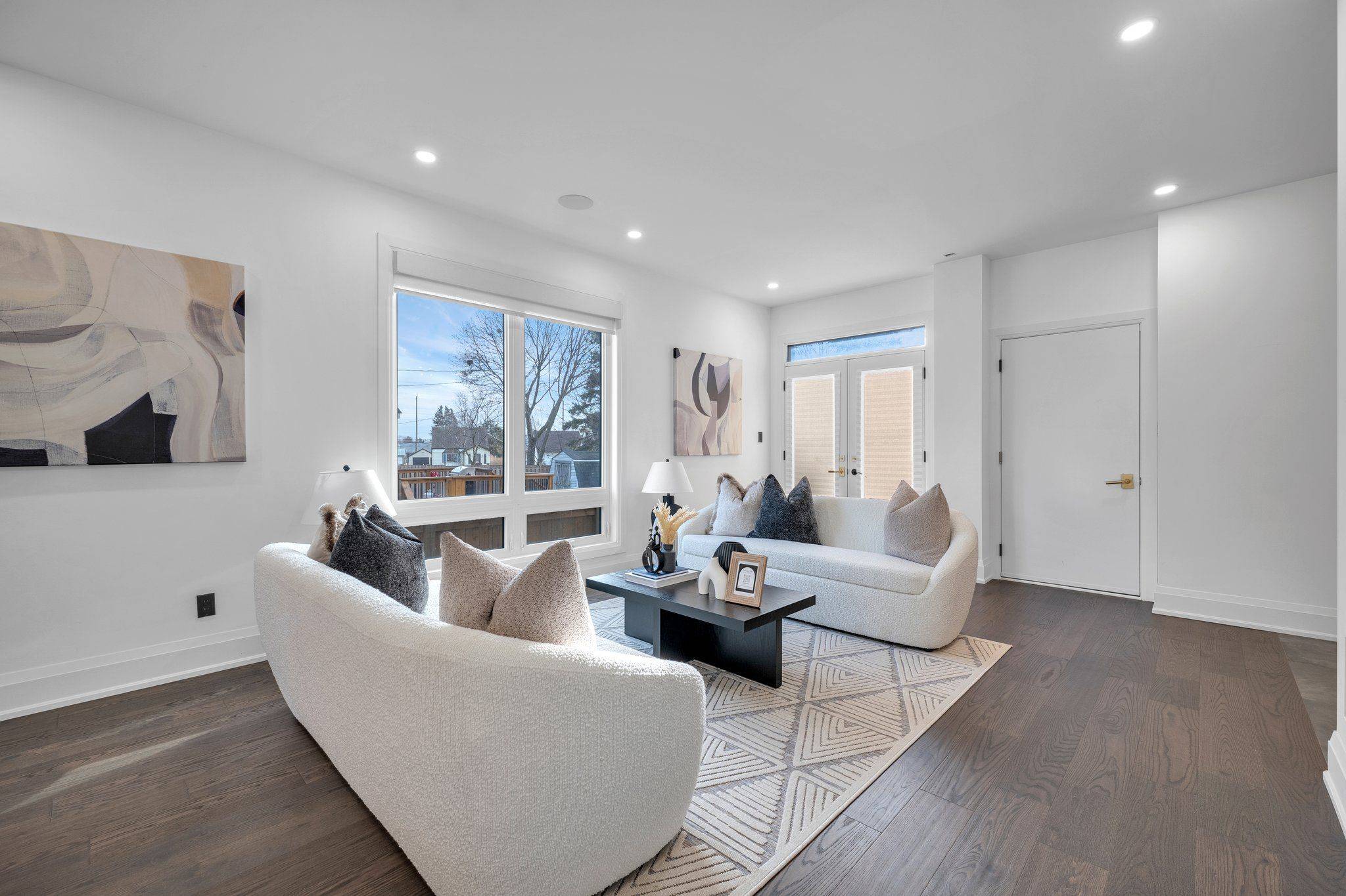 19 Burcher RD, Ajax, ON L1S 2P8