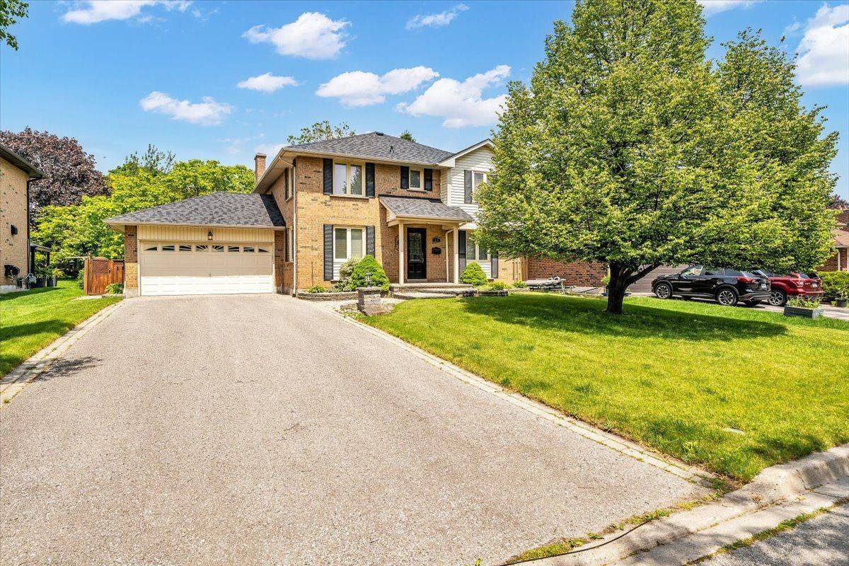 15 Cadby RD, Ajax, ON L1S 3X6