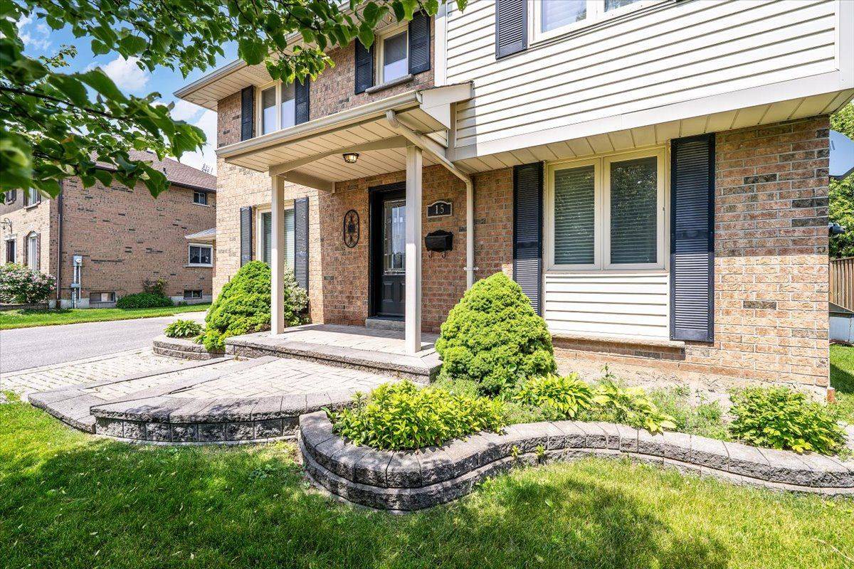 15 Cadby RD, Ajax, ON L1S 3X6