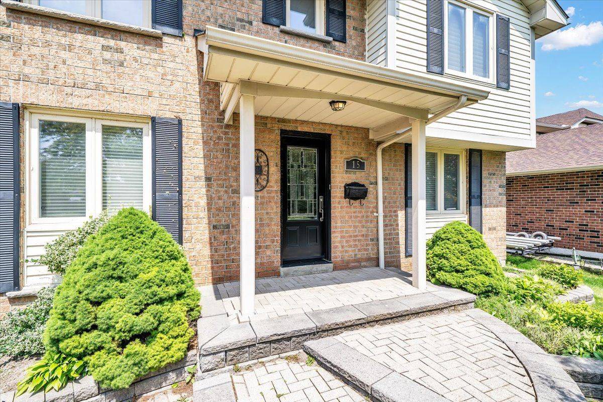 15 Cadby RD, Ajax, ON L1S 3X6