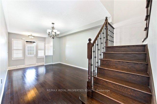 18 Clarepark CT, Ajax, ON L1Z 0J5