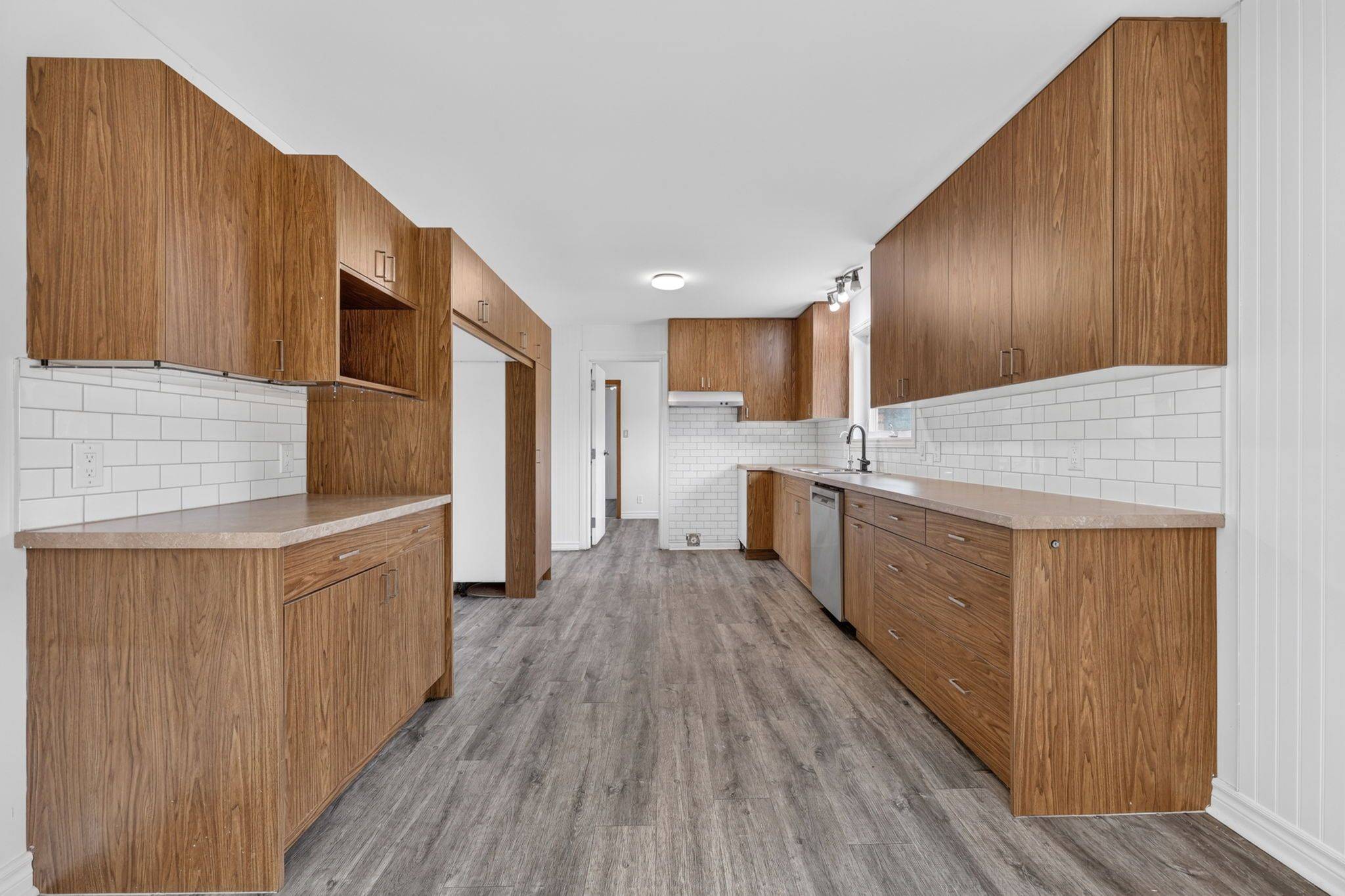 14 Tioga BLVD, Adjala-tosorontio, ON L0M 1J0