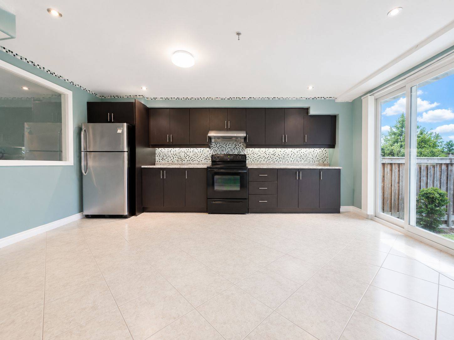 28 Spring Farm RD #BSMT, Aurora, ON L4G 7W8