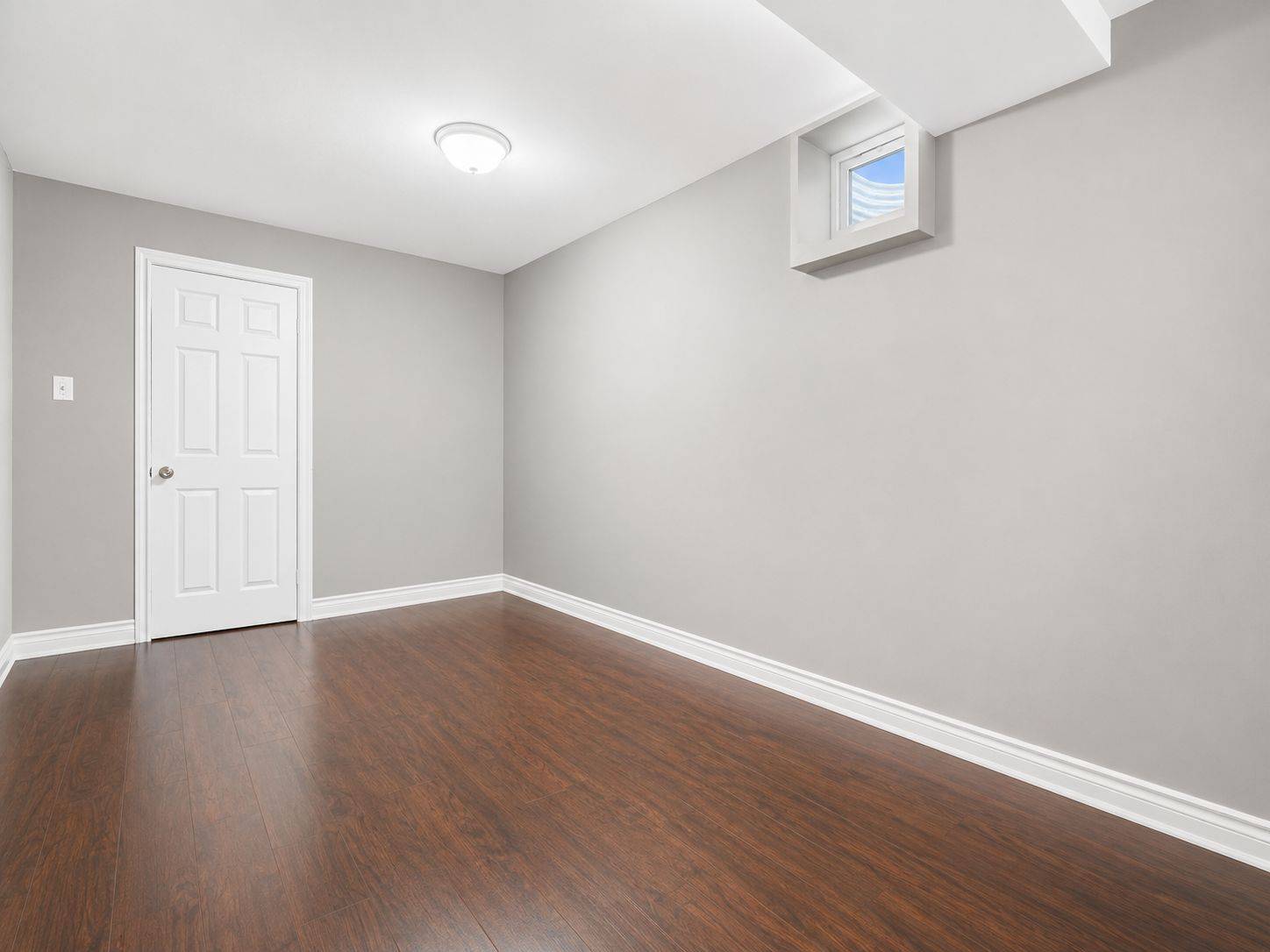28 Spring Farm RD #BSMT, Aurora, ON L4G 7W8