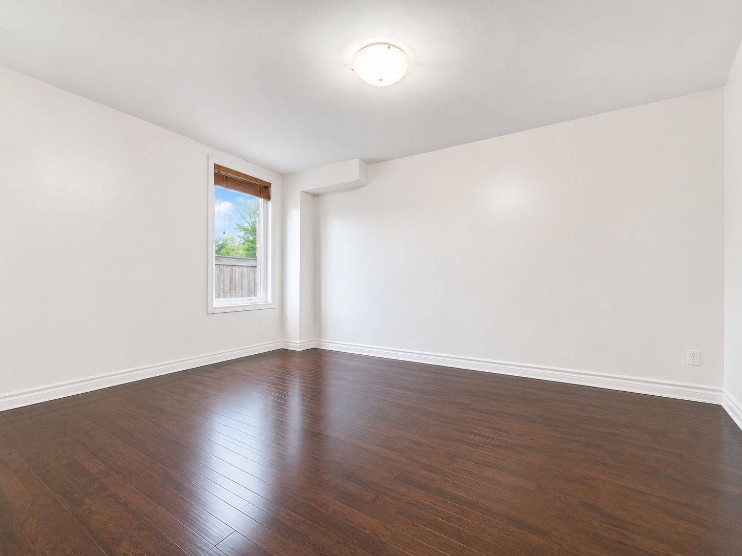 28 Spring Farm RD #BSMT, Aurora, ON L4G 7W8
