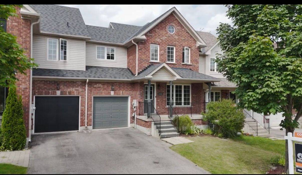 176 Thrushwood DR, Barrie, ON L4N 0Z1