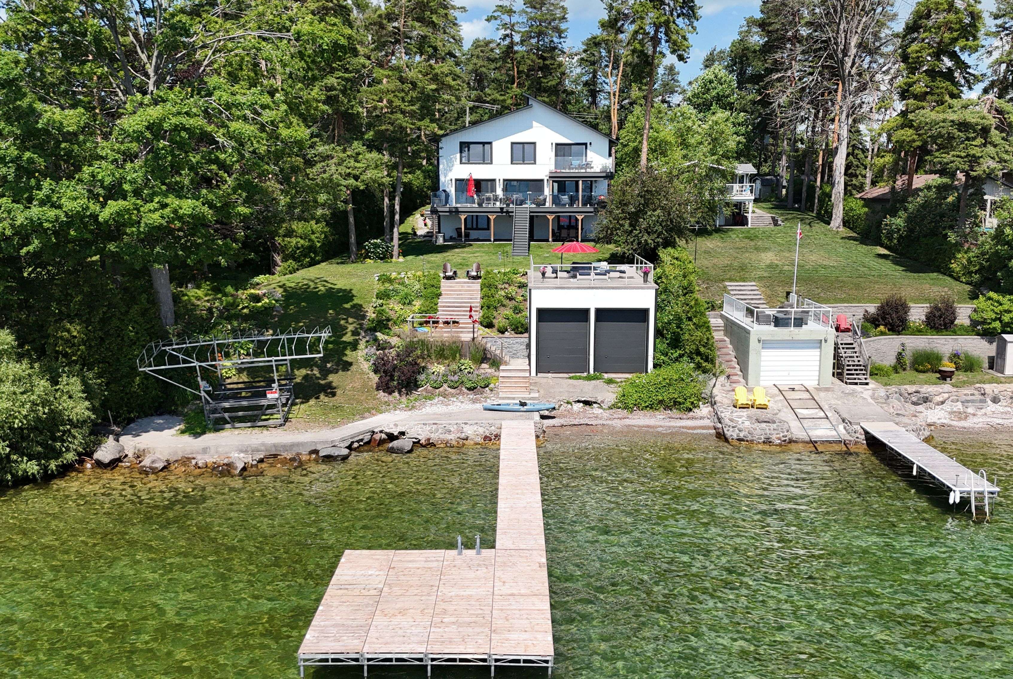 1189 Woodland DR, Oro-medonte, ON L3V 0R8
